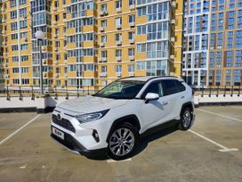 SUV   Toyota RAV4 2021 , 3250000 , 
