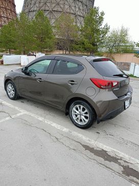  Mazda Demio 2015 , 1350000 , 