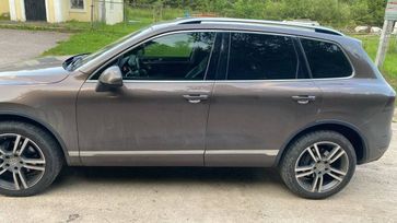 SUV   Volkswagen Touareg 2013 , 2100000 , 
