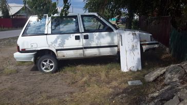    Nissan Prairie 1988 , 95000 , 