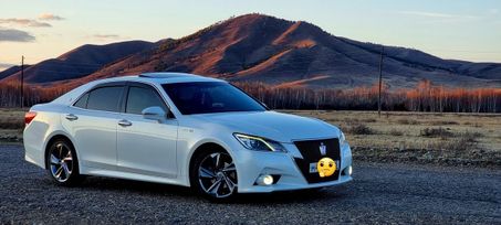  Toyota Crown 2014 , 2400000 , 