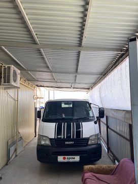    Isuzu Como 2001 , 650000 , 