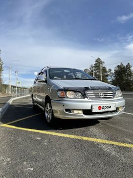 Минивэн или однообъемник Toyota Ipsum 2000 года, 660000 рублей, Чита