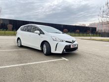 Prius Alpha, 2015