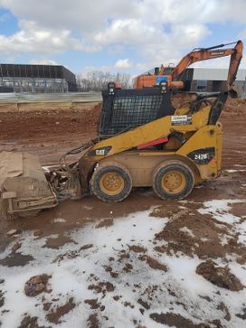 - Caterpillar 242B 2012 , 3500000 , 
