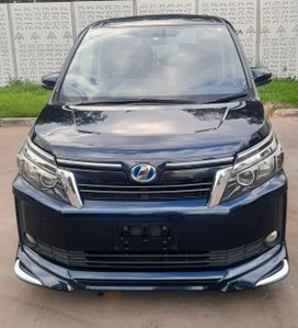    Toyota Voxy 2014 , 2050000 , 