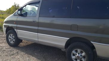    Hyundai H1 2002 , 300000 , -