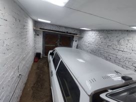  3102  2005 , 265000 , 