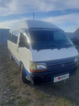    Toyota Hiace 2002 , 900000 , 