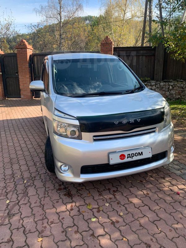    Toyota Voxy 2010 , 1400000 , 