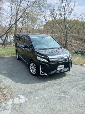    Toyota Voxy 2018 , 2400000 , 