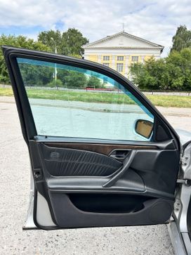  Mercedes-Benz E-Class 2000 , 350000 , 