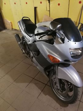 -  Kawasaki ZZR 400 2 2003 , 320000 , 
