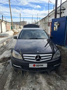  Mercedes-Benz C-Class 2010 , 900000 , 