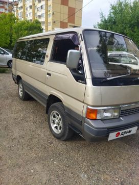   Nissan Caravan 1990 , 405000 , 