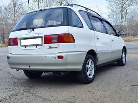 Минивэн или однообъемник Toyota Ipsum 1998 года, 650000 рублей, Чита