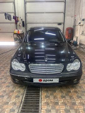  Mercedes-Benz C-Class 2005 , 900000 , 