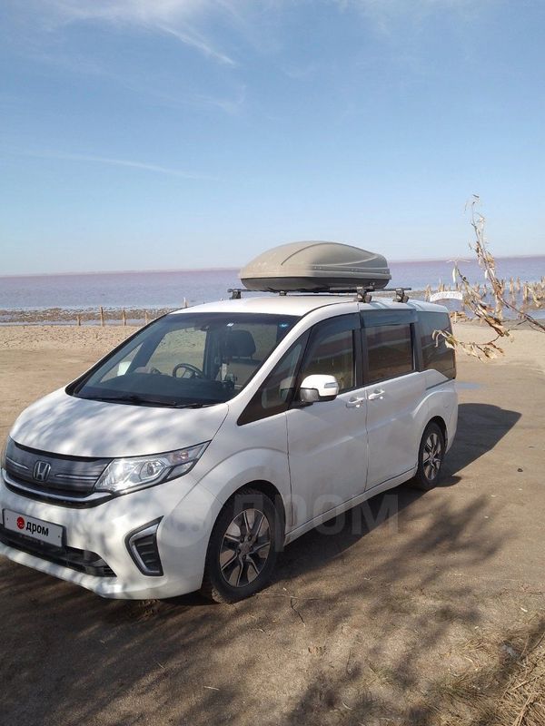    Honda Stepwgn 2017 , 2050000 , 