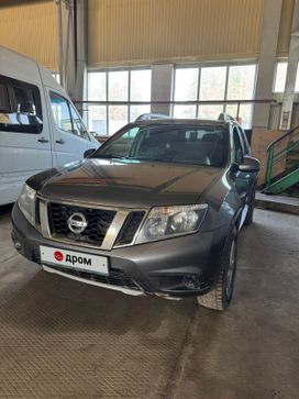 SUV   Nissan Terrano 2015 , 900000 , 