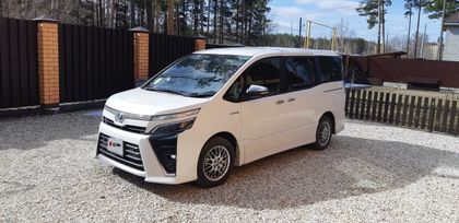    Toyota Voxy 2020 , 2630000 , 