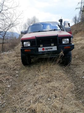  Nissan Datsun 1990 , 700000 , 