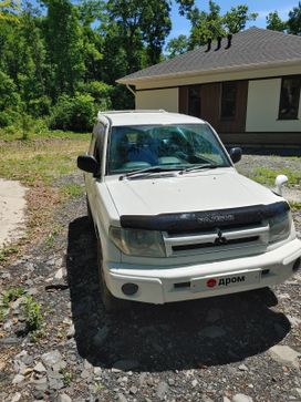  3  Mitsubishi Pajero iO 1999 , 300000 , 