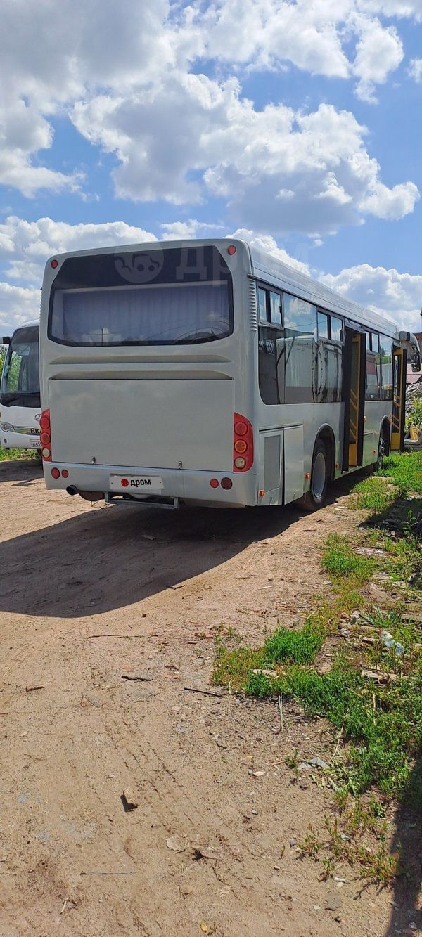   Higer KLQ6109GS 2010 , 1350000 , 