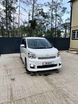    Toyota Voxy 2013 , 1685000 , 