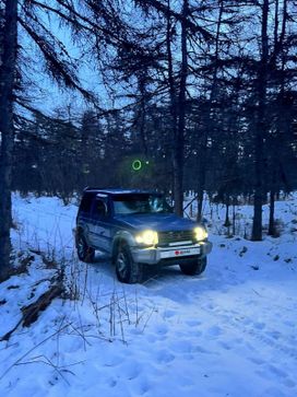  3  Mitsubishi Pajero 1995 , 700000 , 