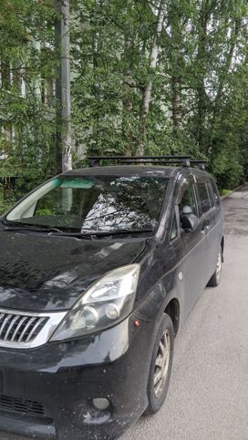    Toyota Isis 2011 , 800000 , -