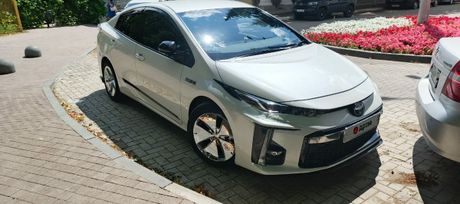  Toyota Prius PHV 2018 , 2388000 , 