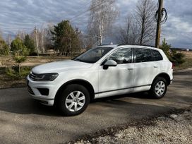 SUV   Volkswagen Touareg 2015 , 2300000 , 