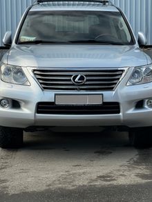  LX570, 2010