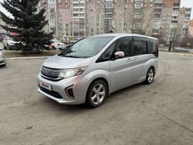 Минивэн или однообъемник Honda Stepwgn 2016 года, 1950000 рублей, 