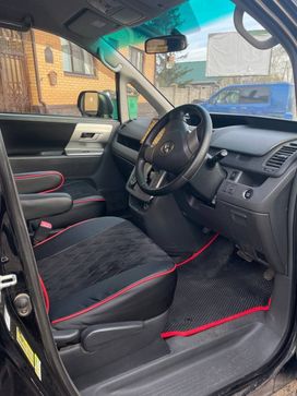    Toyota Voxy 2008 , 1199000 , 