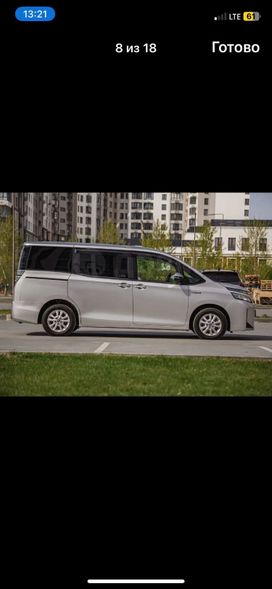    Toyota Voxy 2018 , 2150000 , 