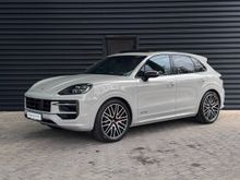   Cayenne, 2025