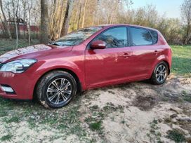  Kia Ceed 2010 , 700000 , 