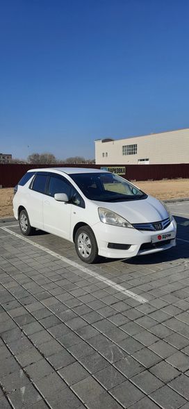 Honda Fit Shuttle 2013 , 840000 , 
