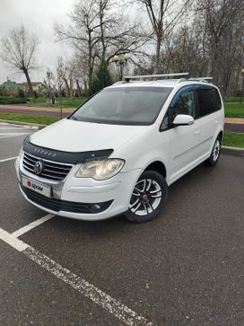    Volkswagen Touran 2007 , 900000 , 
