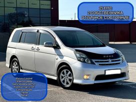    Toyota Isis 2010 , 1030000 , 