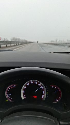    Toyota Isis 2011 , 1500000 , --