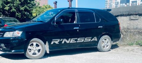  Nissan R'nessa 2001 , 800000 , 