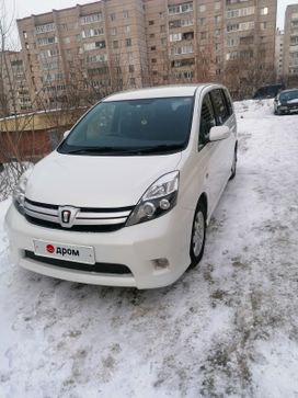    Toyota Isis 2012 , 1300000 , 