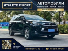 SUV   Toyota Highlander 2022 , 2420000 , 