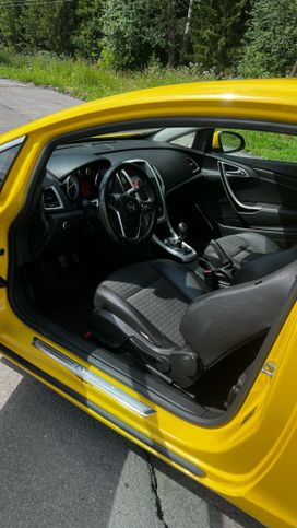  3  Opel Astra GTC 2012 , 800000 , 