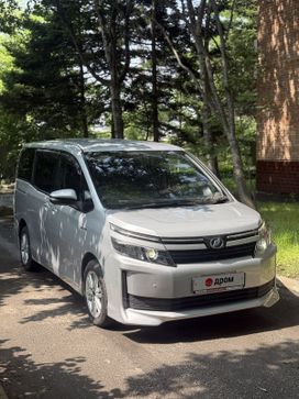    Toyota Voxy 2014 , 1250000 , 