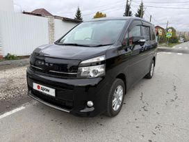    Toyota Voxy 2013 , 1850000 , 