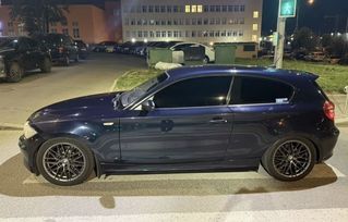  3  BMW 1-Series 2007 , 750000 , 