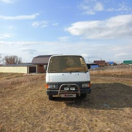    Nissan Urvan 1993 , 205000 , 